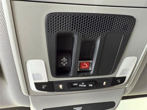 Used 2025 Acura ADX FWD image 25
