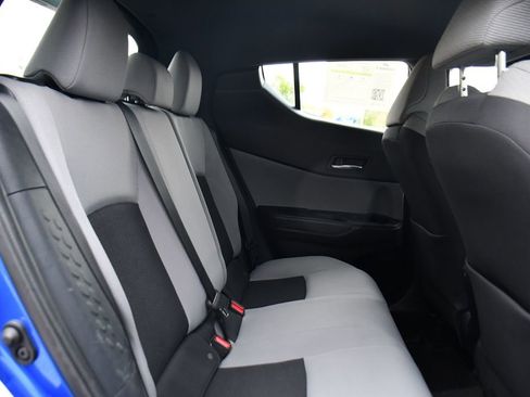 Used 2019 Toyota C-HR XLE FWD image 17