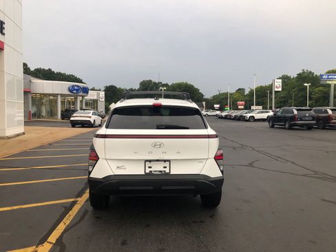 Certified 2025 Hyundai Kona SEL AWD/4WD image 6