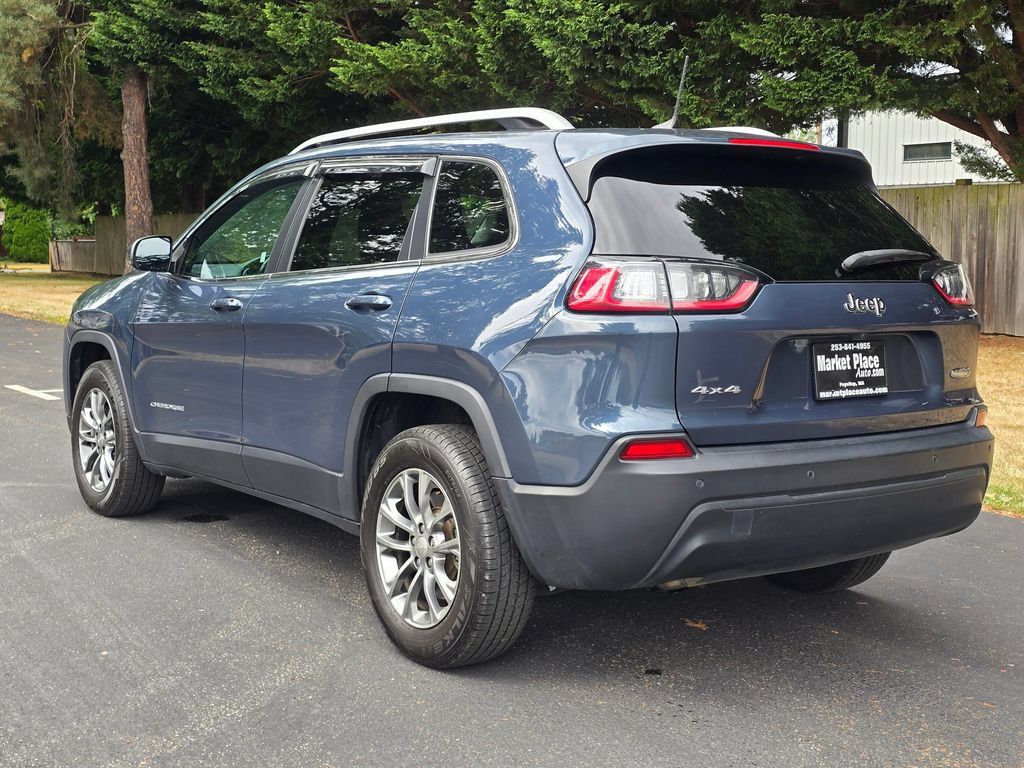 Used 2019 Jeep Cherokee Latitude Plus w/ Cold Weather Group AWD/4WD image 4