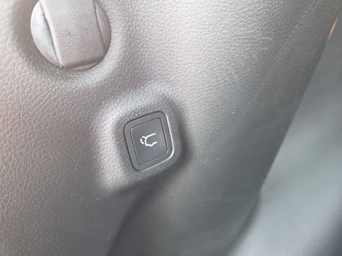 New 2026 Jeep Compass Limited image 11