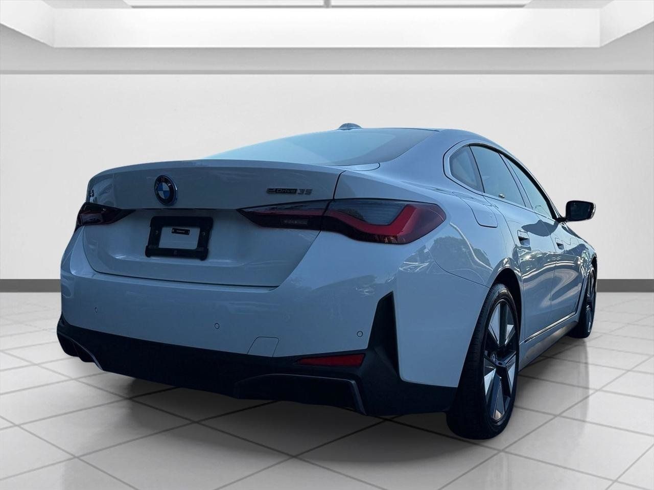 Used 2024 BMW i4 eDrive35 w/ Premium Package RWD image 5