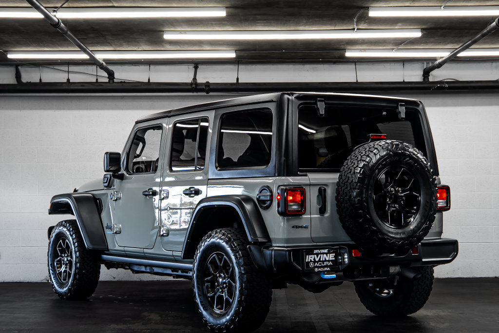 Used 2024 Jeep Wrangler Unlimited AWD/4WD image 3