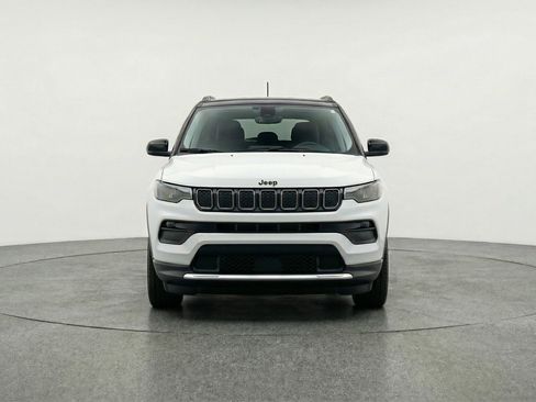 Used 2025 Jeep Compass Limited AWD/4WD image 2