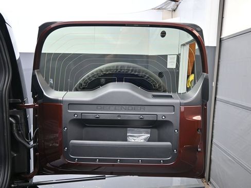 New 2026 Land Rover Defender 130 X-Dynamic SE AWD/4WD image 14
