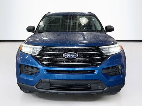 Used 2021 Ford Explorer XLT image 4