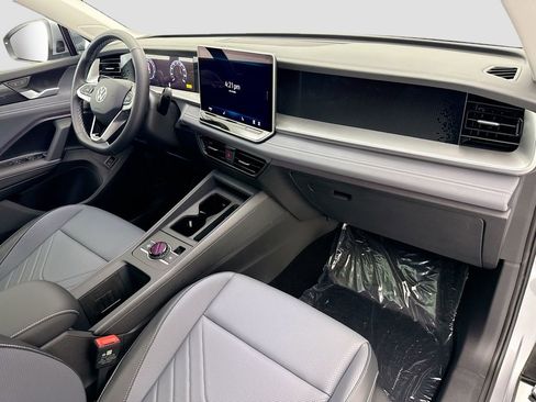 New 2026 Volkswagen Tiguan SE image 15