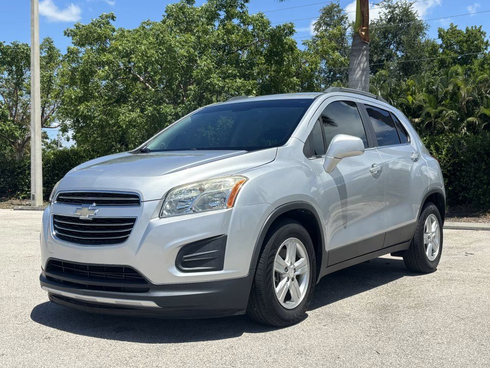 Used 2015 Chevrolet Trax LT w/ LT Plus Package FWD image 2