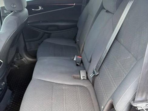 Used 2019 Kia Sorento FWD w/ Option Group 020 image 10