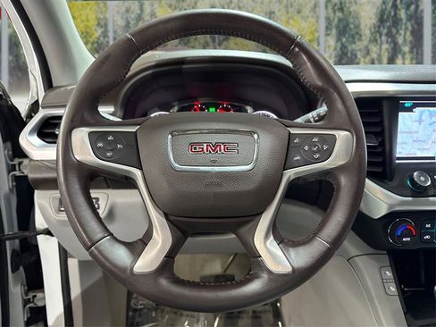 Used 2017 GMC Acadia SLT image 17