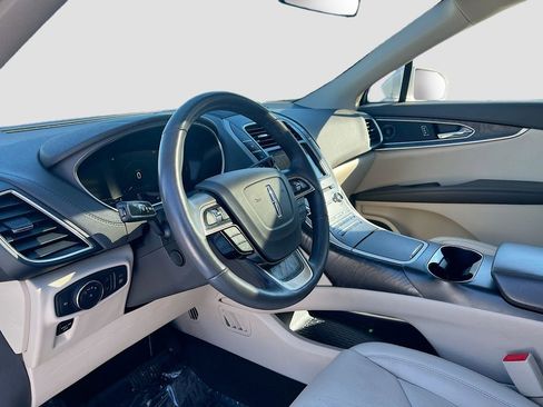 Used 2019 Lincoln Nautilus Reserve image 9