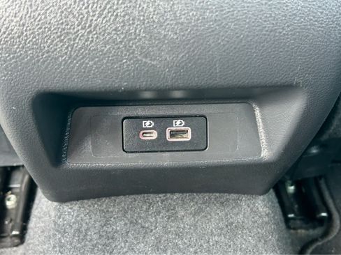Used 2025 Nissan Altima 2.5 SV FWD image 9
