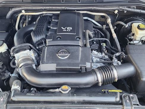 Used 2017 Nissan Frontier SV image 16