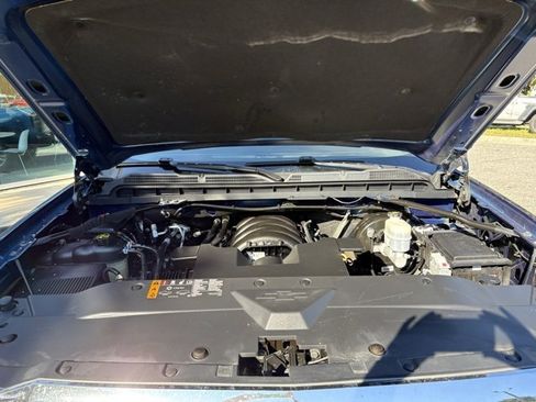 Used 2018 Chevrolet Silverado 1500 LT w/ All Star Edition image 37