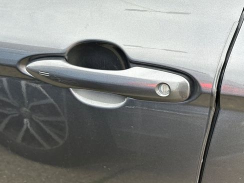 Used 2019 Toyota Camry SE image 19