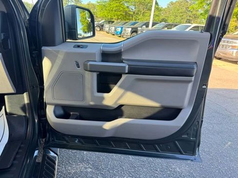 Used 2018 Ford F150 XLT w/ Equipment Group 302A Luxury AWD/4WD image 10