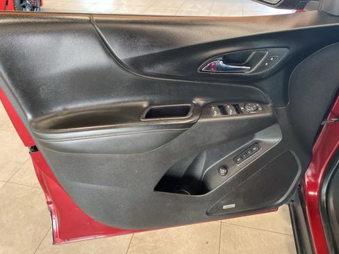 Used 2018 Chevrolet Equinox Premier image 17