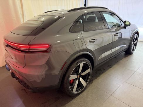 New 2026 Porsche Macan 4S Electric image 9