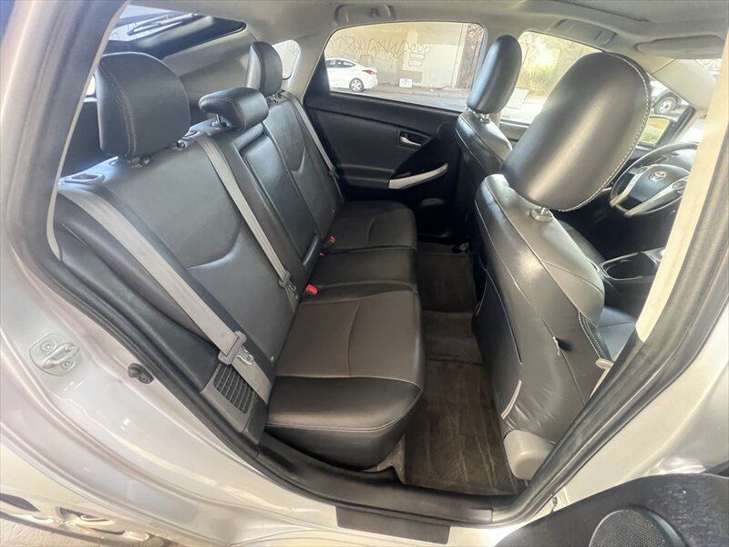 Used 2013 Toyota Prius Four w/ Deluxe Solar Roof Pkg FWD image 25