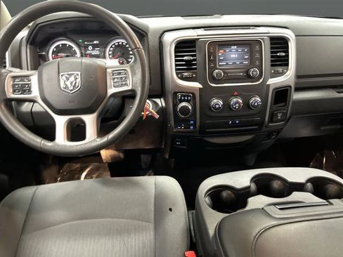 Used 2023 RAM 1500 Classic SLT image 5