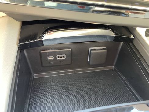Used 2023 Buick Envision Essence AWD/4WD image 23