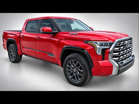 Used 2025 Toyota Tundra Platinum AWD/4WD image 3