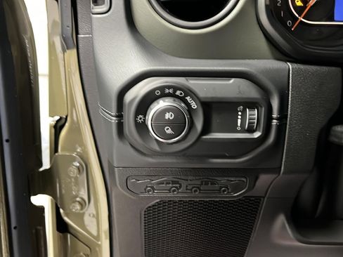 New 2026 Jeep Gladiator Mojave image 14