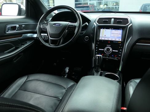 Used 2019 Ford Explorer Limited w/ Class II Trailer Tow Package AWD/4WD image 29