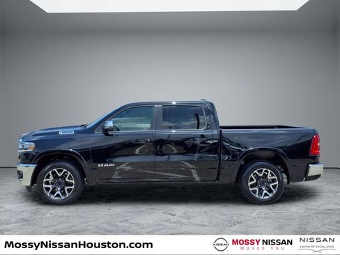 Used 2026 RAM 1500 Laramie AWD/4WD image 5