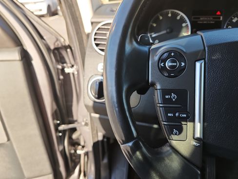 Used 2015 Land Rover LR4 image 23