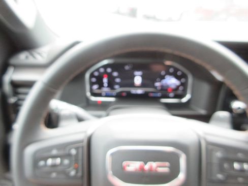 Certified 2025 GMC Sierra 1500 AT4 w/ AT4 Premium Package AWD/4WD image 34