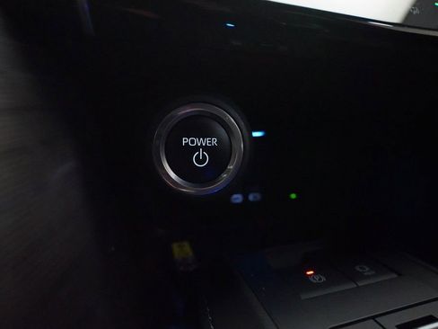 Used 2024 Toyota Venza Nightshade image 31