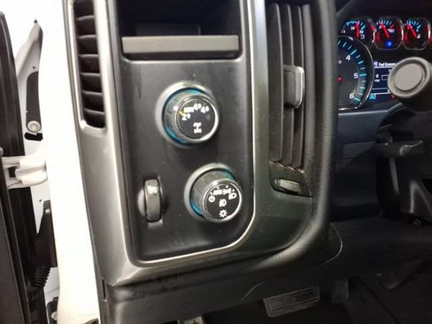 Used 2018 Chevrolet Silverado 1500 LT w/ All Star Edition AWD/4WD image 18