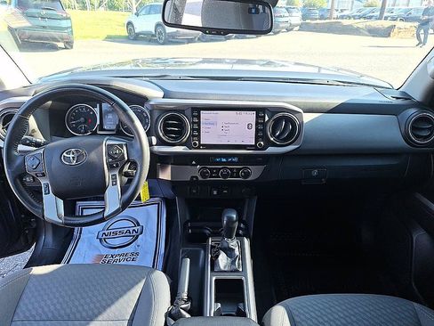 Used 2021 Toyota Tacoma SR5 RWD image 19