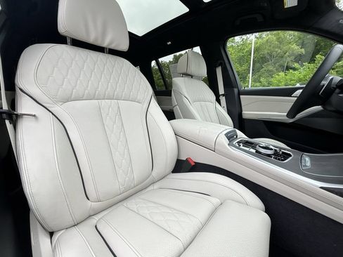 Used 2027 BMW X7 xDrive40i w/ Executive Package AWD/4WD image 28