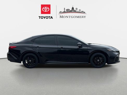 Used 2025 Toyota Camry SE FWD image 2