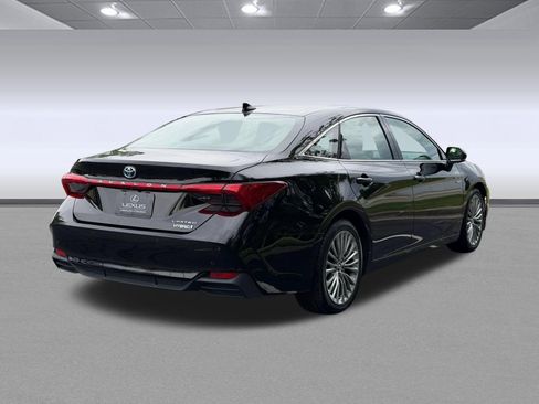Used 2019 Toyota Avalon Limited w/ Advanced Safety Package FWD image 9