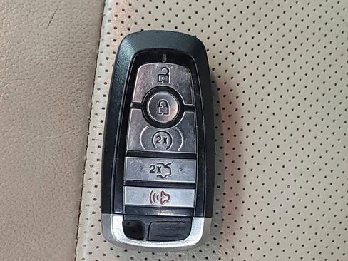 Used 2018 Ford Explorer Limited AWD/4WD image 32