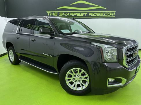Used 2017 GMC Yukon XL SLT image 1