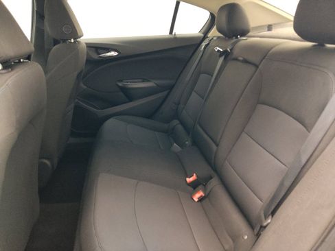 Used 2018 Chevrolet Cruze LT FWD image 18