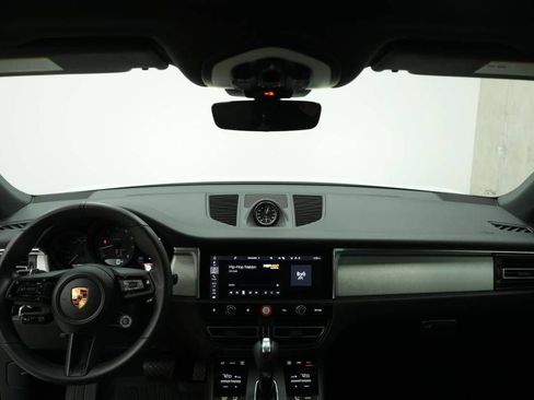 Certified 2026 Porsche Macan AWD/4WD image 16