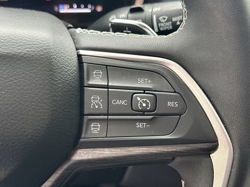 Used 2023 Jeep Grand Cherokee Limited AWD/4WD image 33