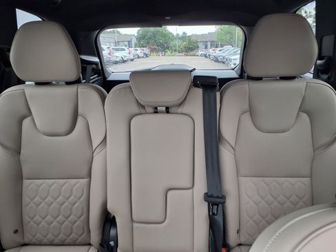New 2025 Volvo XC90 B5 Core w/ Climate Package image 15