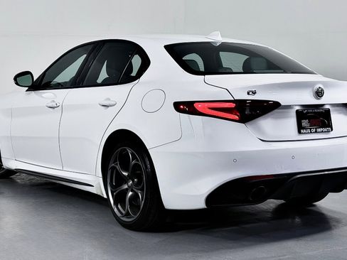 Used 2019 Alfa Romeo Giulia Ti image 11