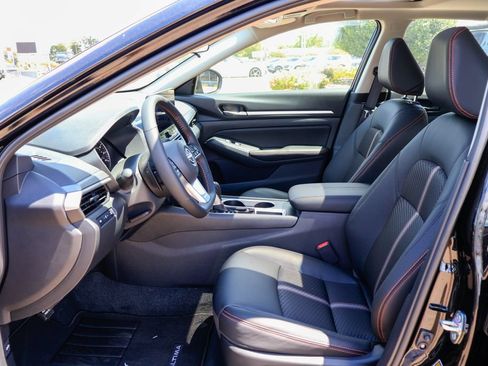 New 2026 Nissan Altima 2.5 SR w/ SR Midnight Edition Package FWD image 7