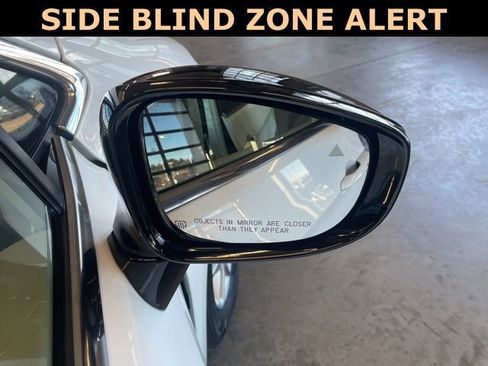 Certified 2024 Chrysler Pacifica Touring-L image 44