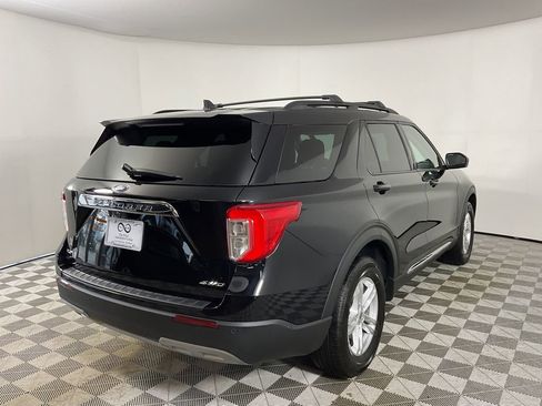 Used 2022 Ford Explorer XLT w/ Equipment Group 202A image 9