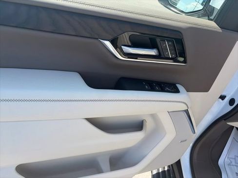 New 2026 GMC Yukon Denali w/ Advanced Technology Package AWD/4WD image 18