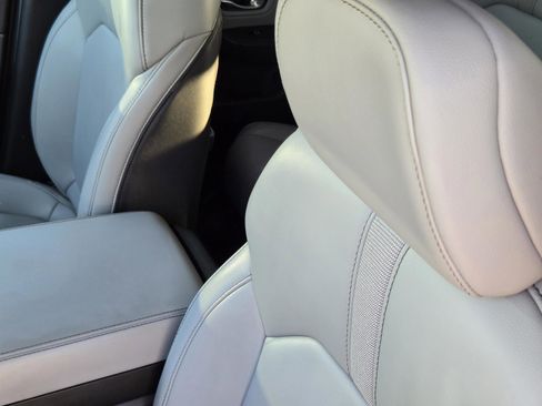 Used 2023 Honda Pilot EX-L image 11