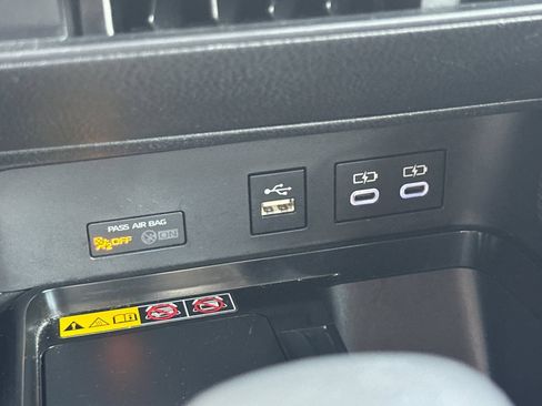 Used 2025 Toyota Camry SE FWD image 30